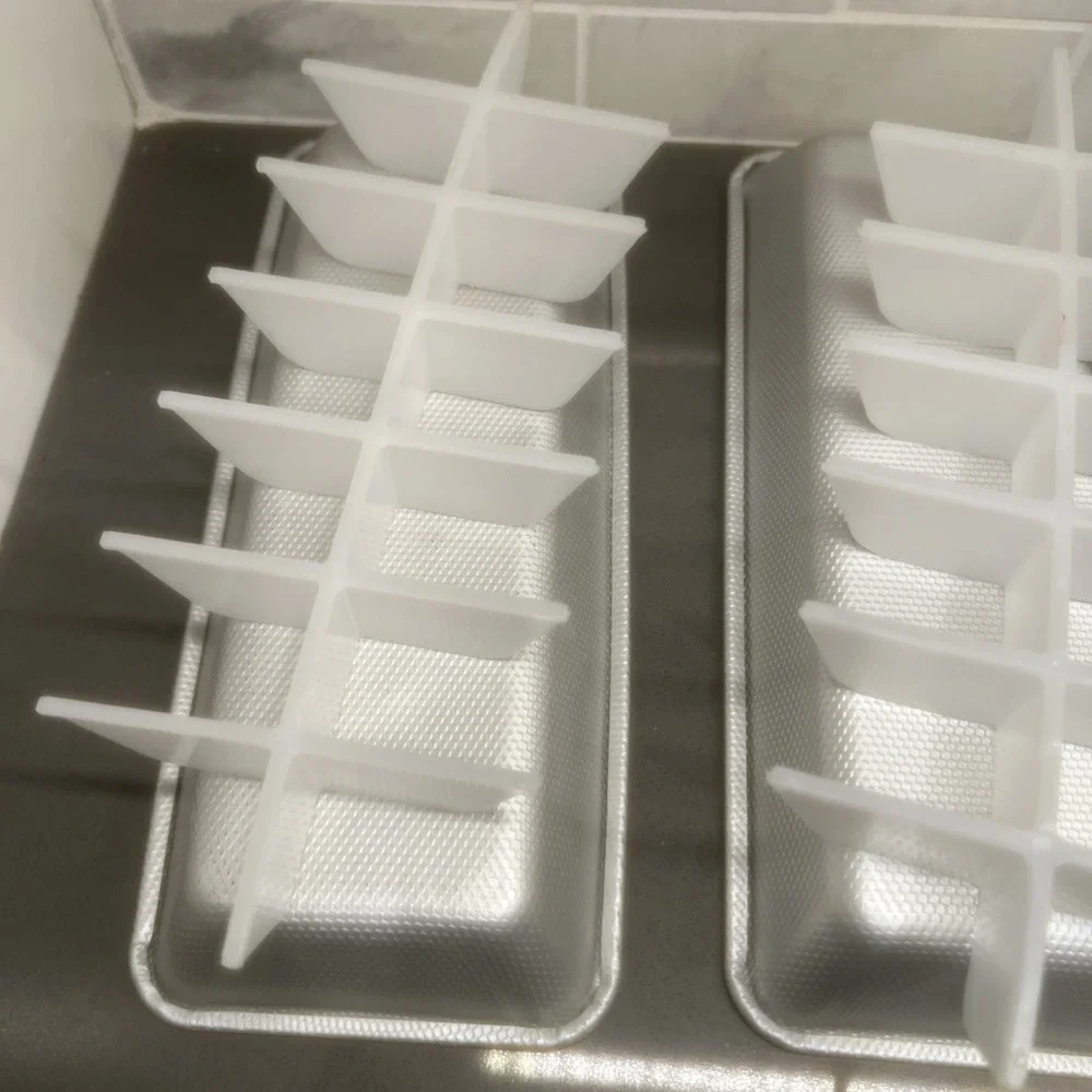Vintage Set Aluminum Metal Ice Cube Trays 14 Cubes w/Plastic Insert 2 Trays Lot